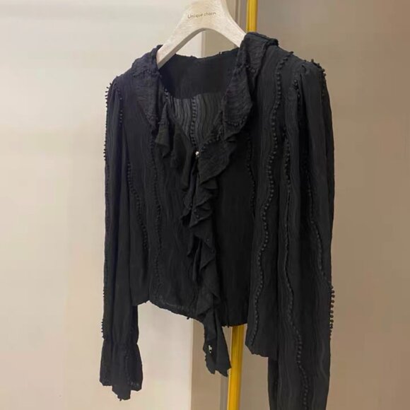 Black top. - Picture 1 of 5